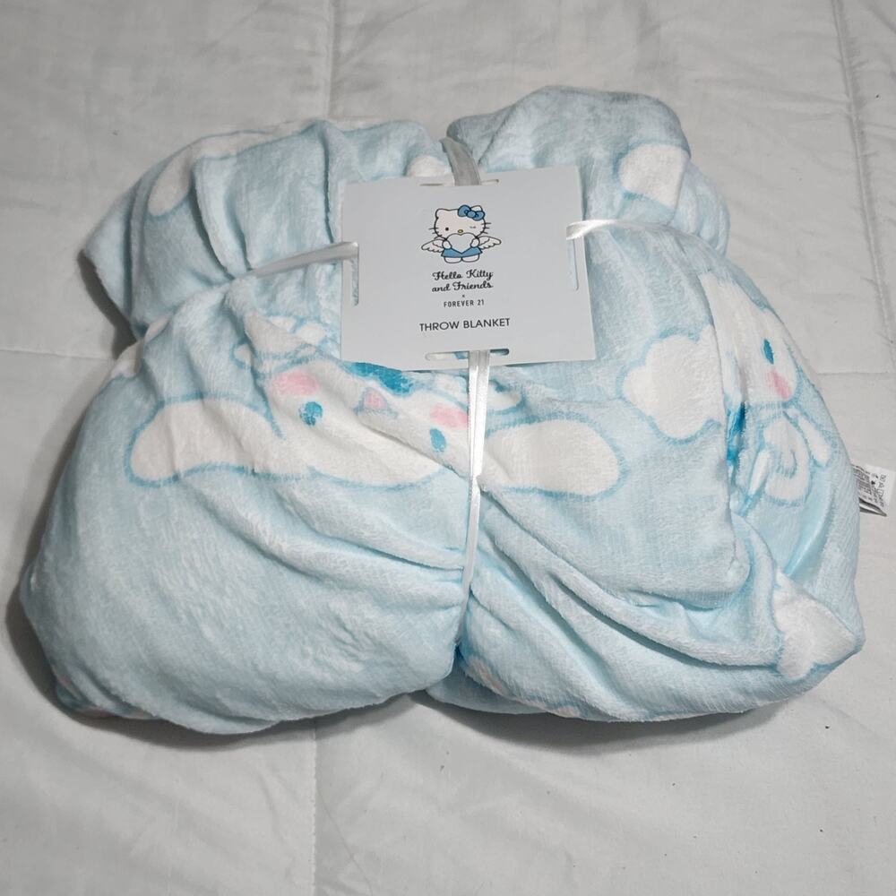 Forever 21 Hello Kitty And Friends Throw Blanket 50" x 60" Home Decor Baby Blue
